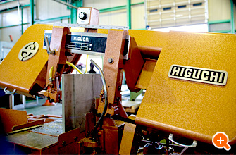 図: 制御機能付き Bandsaw Cutting Machine HSB-300(Automatic Type)